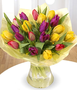 Mixed-tulips-bouquet