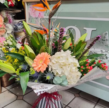 Exotic escape bouquet