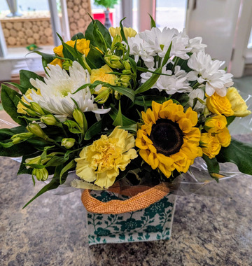 Golden smile arrangement