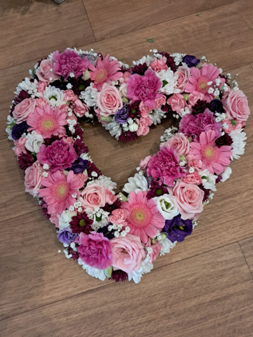 Pink remembrance heart