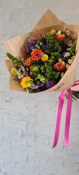 Bright handtied