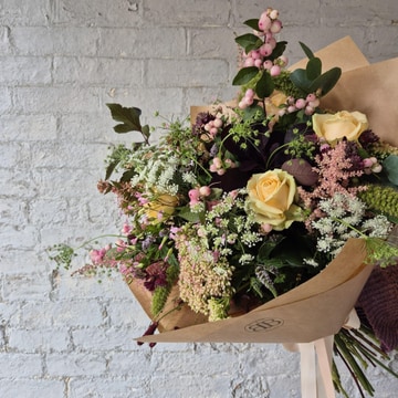 Seasonal handtied pastel