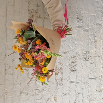 Season handtied brights