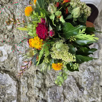 Posy pot arrangement
