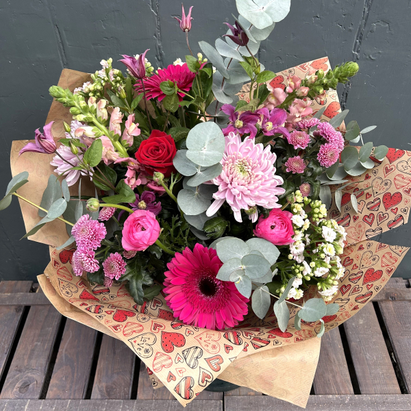 Venus hand tied