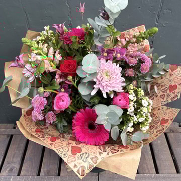 Venus hand tied