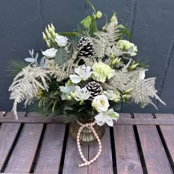 Golden christmas arrangem