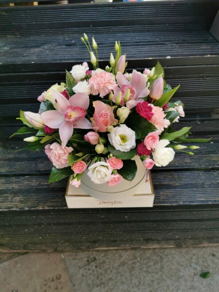 Luxury hatbox arrangement
