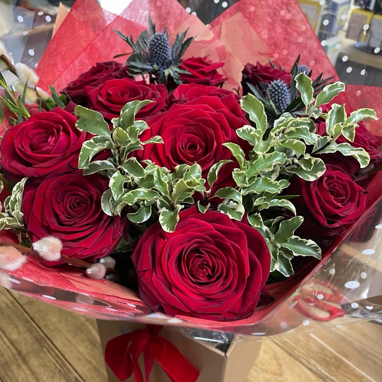 12 luxury red rose bouquet