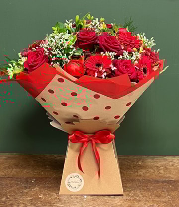 Simply red bouquet