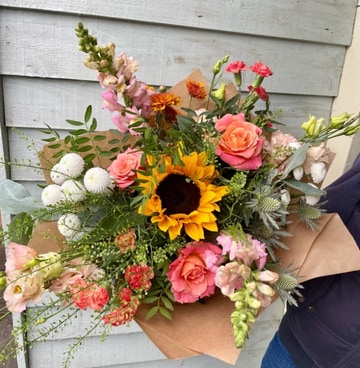 Orange and peach handtie