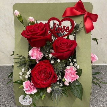 Living valentines card