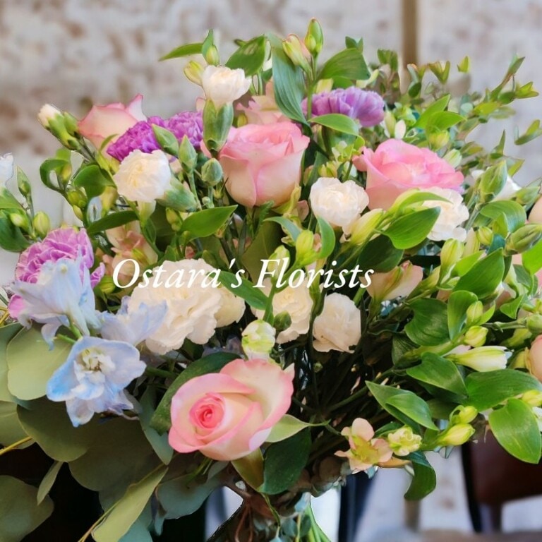 Ebony-handtied bouquet