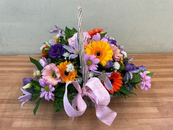 Dainty basket