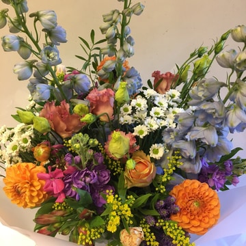 Mixed seasonal hand tied