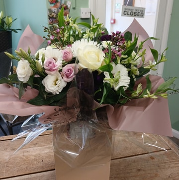 Florist choice handtie