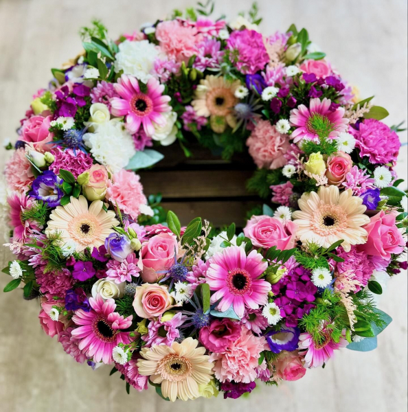 Peak flowers open wreath