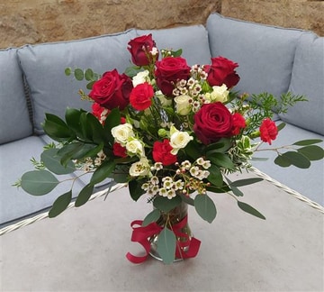 Vase arrangement