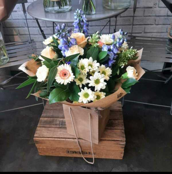 Pastel handtied