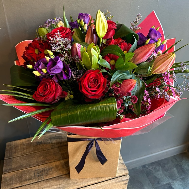 Romantic handtied