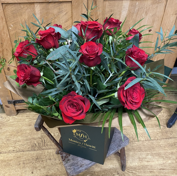 12 red rose bouquet
