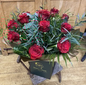 12 red rose bouquet