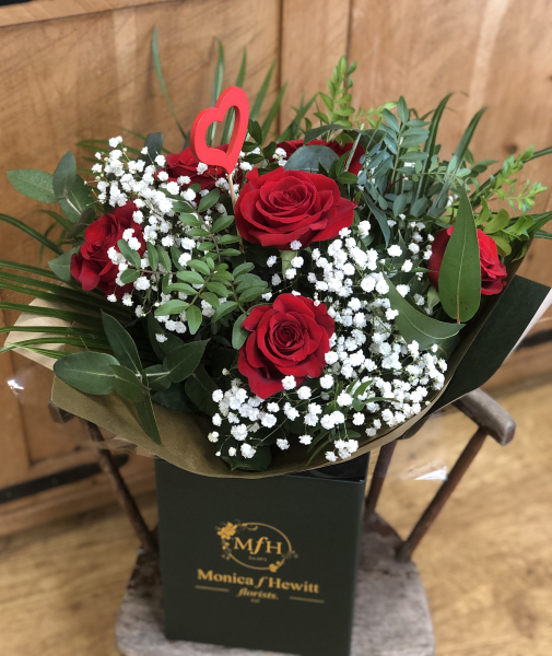 6 red rose bouquet