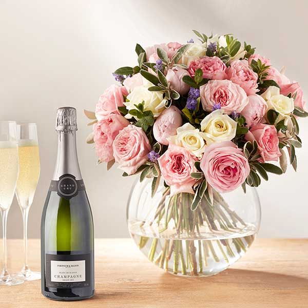 Sweet roses and fizz