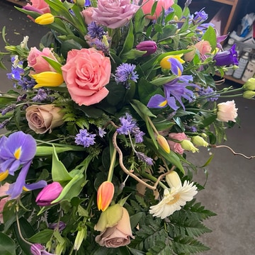 Spring casket spray