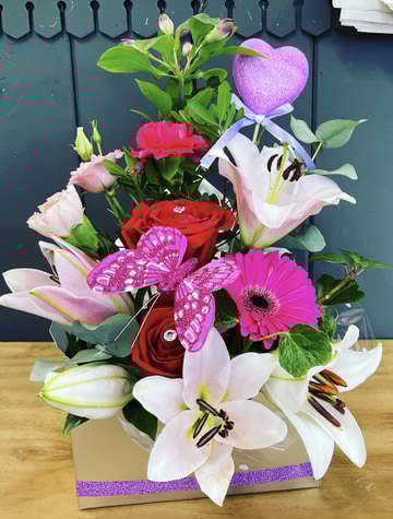 Envelope box arrangement