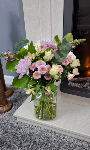 Floral vase arrangement