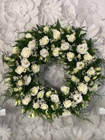 Wreath white flowers