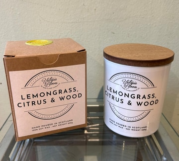 Citrus wood candle