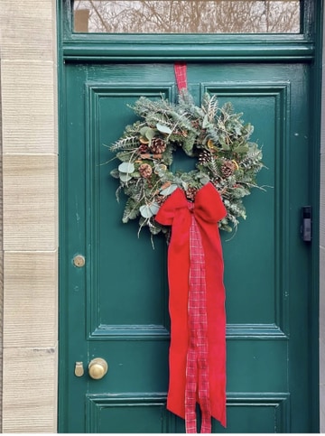 Luxury wreath red bow