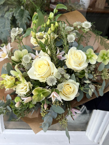 Spring whites bouquet