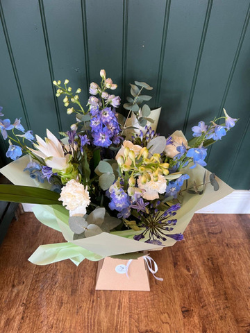 Blue skies bouquet