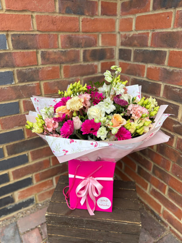 Large flowers gift bag