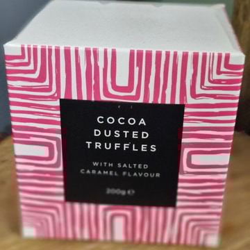 Cocoa dusted truffles with salted caramel flavour 200g
