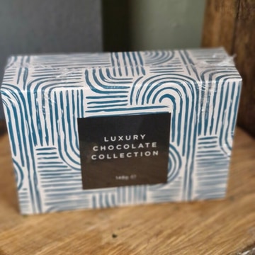 Luxury chocolate collection double layer 148g