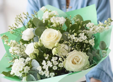 Neutral hand-tied bouquet