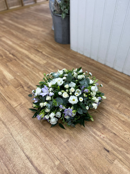 White posy arrangement