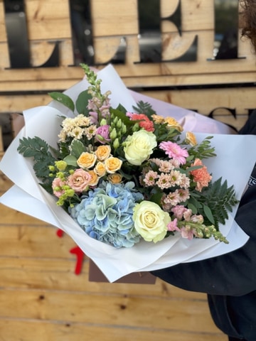 Autumnal pastel bouquet
