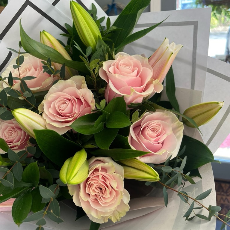 Pink rose and lily bouquet