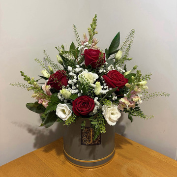 Classic romance hat box