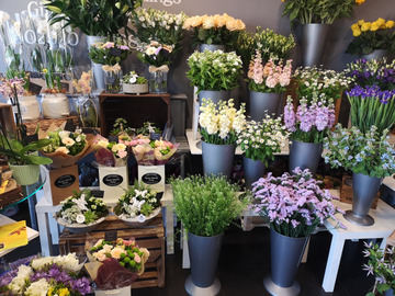 Florists choice handtied
