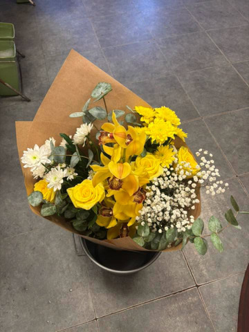 Yellow elegance bouquet