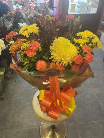 Seasonal glow bouquet