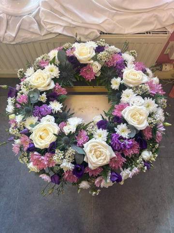 Loving thoughts wreath