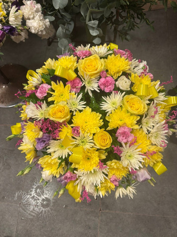 Sunshine tribute posy