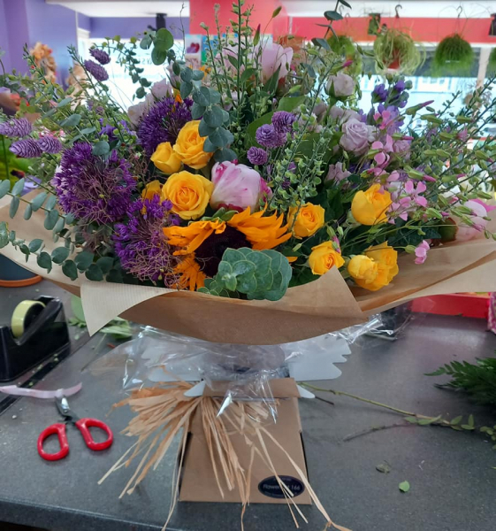 Signature handtied